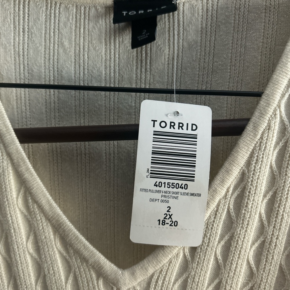 torrid V-Neck Cable Knit Short Sleeve Sweater - Pristine Cream